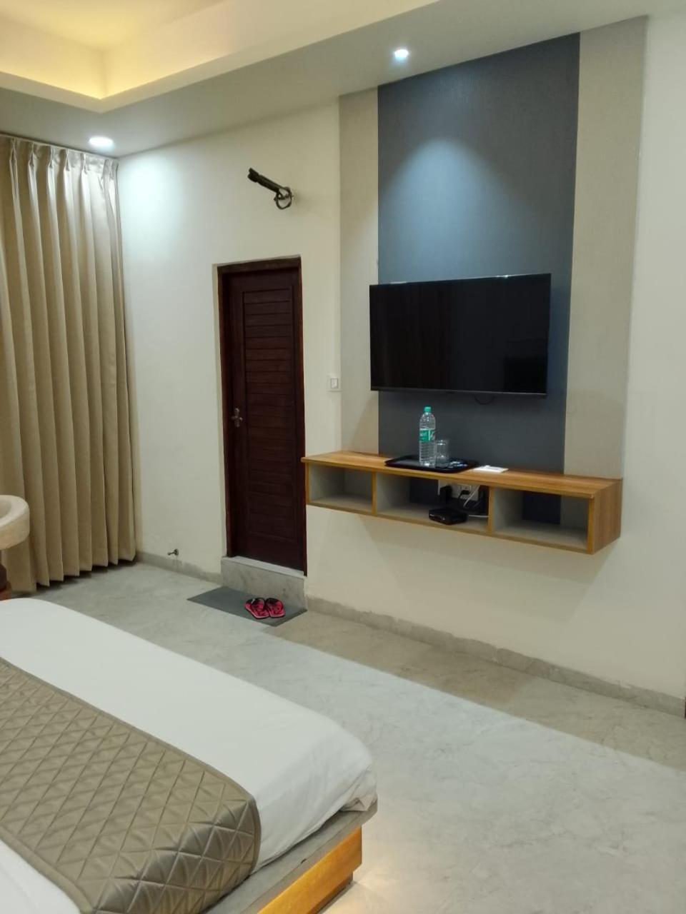 The Grand View Otel Baijnāth Dış mekan fotoğraf